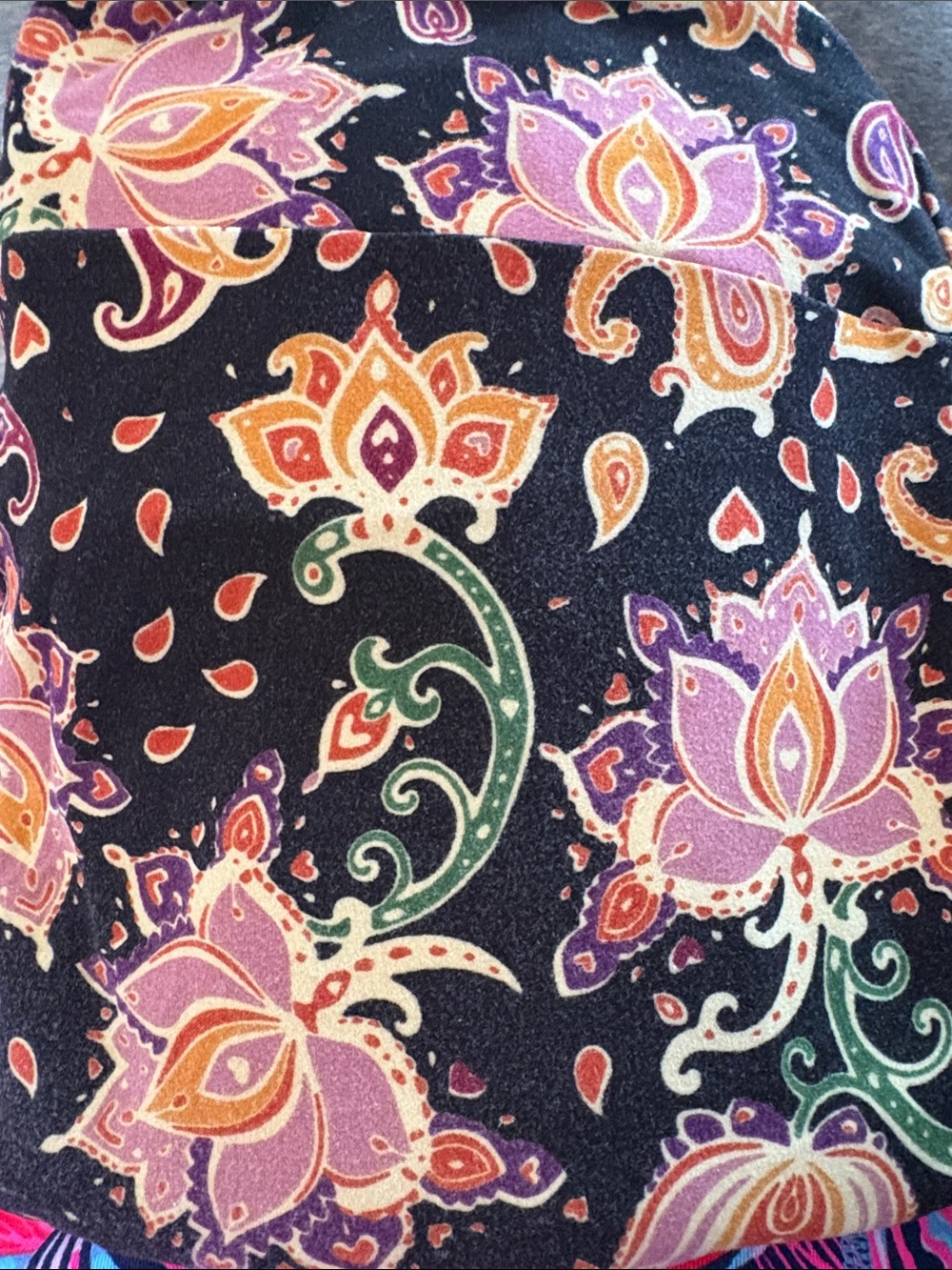 🍂❄️ LulaRoe Tall & Curvy (TC) Fall & Winter Leggings Collection EUC size 14-26 - Picture 5 of 7